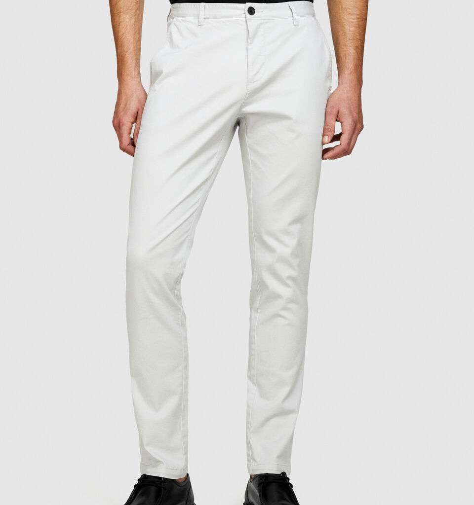 Slim fit chinos - men's chino trousers - Dove Gray | Sisley image number 4